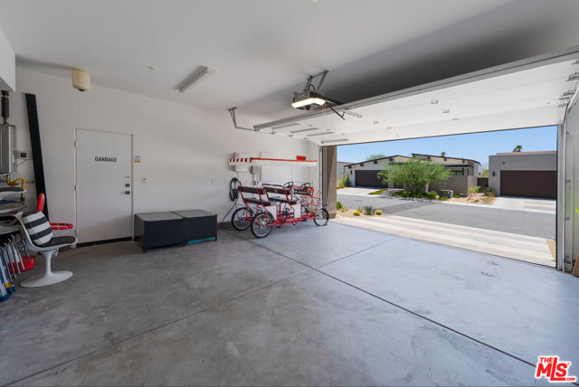 400 Fountain Drive, Palm Springs CA: https://media.crmls.org/mediaz/5e156bf6-a6e4-4faf-b0d8-0fc939f7a5e5.jpg