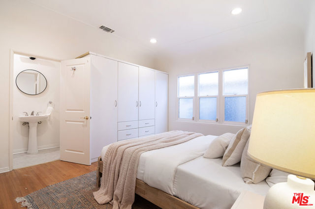 110 S Fuller Avenue, Los Angeles CA: https://media.crmls.org/mediaz/5e1582bf-a0b1-4d32-8360-83d7f7151469.jpg