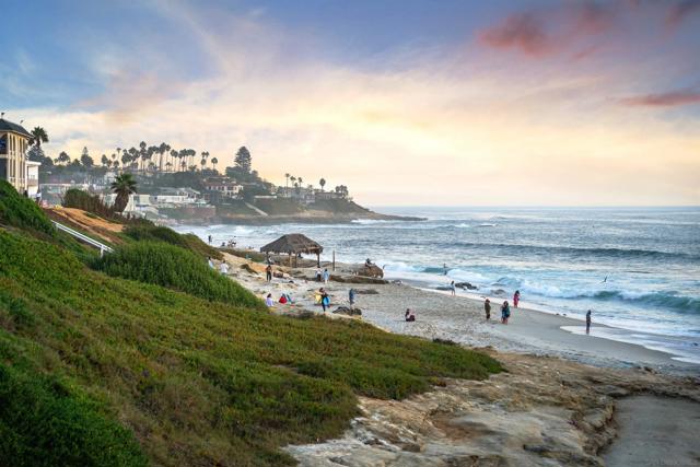 466 Westbourne St, La Jolla CA: https://media.crmls.org/mediaz/5e16cdac-83e2-4899-9026-2ff2636aed8c.jpg