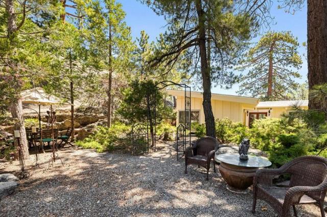 25630 Sunrise Drive, Idyllwild CA: https://media.crmls.org/mediaz/5e171d7a-09f8-4120-b88e-d8cae4378dc1.jpg