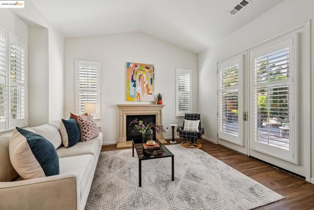 1027 Azuar Drive, Vallejo CA: https://media.crmls.org/mediaz/5e17e5e7-36ec-4adc-9e89-44c51d4149ae.jpg