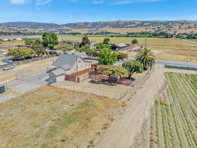 2718 Ferguson Road, Gilroy CA: https://media.crmls.org/mediaz/5e17ff18-bcaa-4029-94da-c881099fa665.jpg