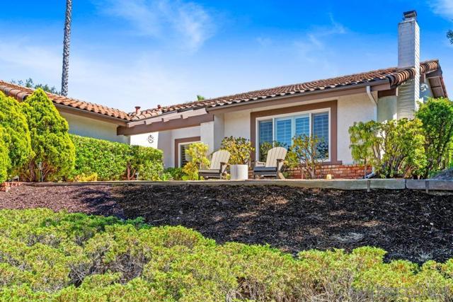 17109 Cloudcroft Dr, Poway CA: https://media.crmls.org/mediaz/5e181911-a6af-44f4-b68a-3f1bef684034.jpg