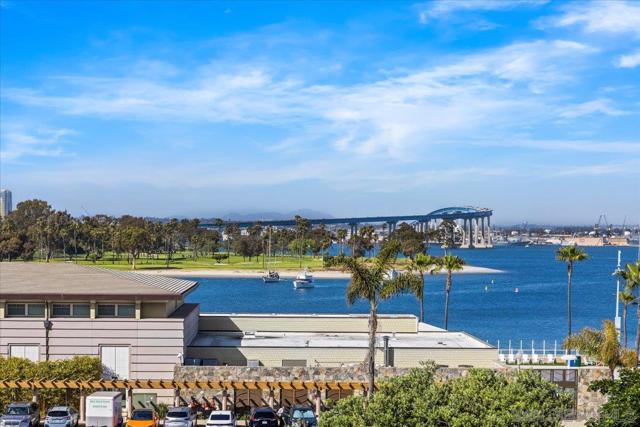 1820 Avenida Del Mundo, Coronado CA: https://media.crmls.org/mediaz/5e196ed0-bdf9-4d1f-9100-d7cf95f13674.jpg
