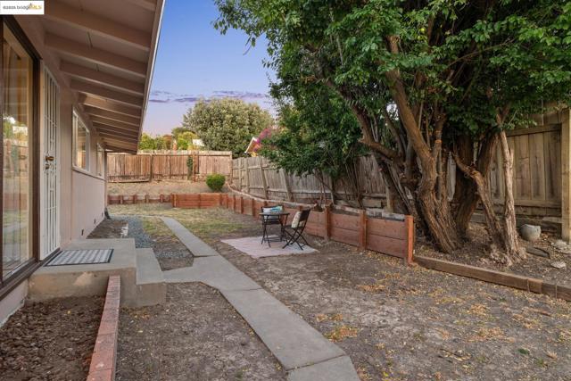 2590 Kavanagh Rd, San Pablo CA: https://media.crmls.org/mediaz/5e1989e4-8cf1-4625-b07d-797d079c6006.jpg