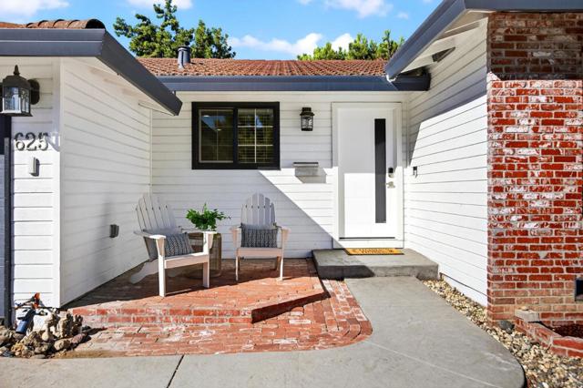 625 Kiowa Circle, San Jose CA: https://media.crmls.org/mediaz/5e1a0822-6499-44df-bba7-e25b98649412.jpg