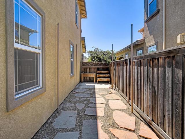 325 W Alcala Avenue, Mountain House CA: https://media.crmls.org/mediaz/5e1a13c5-7c9d-4907-a467-0b61d696ef28.jpg