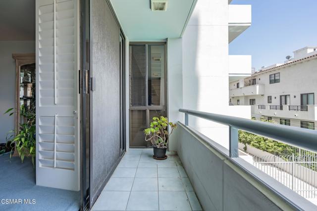 10660 Wilshire Boulevard, Los Angeles CA: https://media.crmls.org/mediaz/5e1a4ca0-00e5-4f71-99fe-0ae51813d99a.jpg