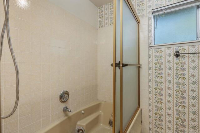 31600 Oak Glen Road, Valley Center CA: https://media.crmls.org/mediaz/5e1a8691-7a70-448e-82b7-4bb22dbcb00f.jpg