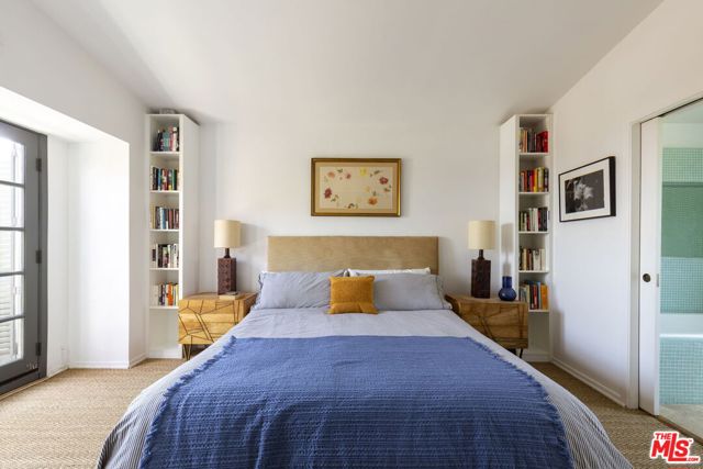 2500 Carman Crest Drive, Los Angeles CA: https://media.crmls.org/mediaz/5e1b04ce-ec02-49d0-8c27-b4a9bfb3e5c6.jpg