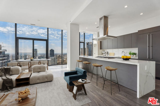 801 S OLIVE Street, Los Angeles CA: https://media.crmls.org/mediaz/5e1b54ee-14f5-4e40-a5c5-a0e533c830c9.jpg