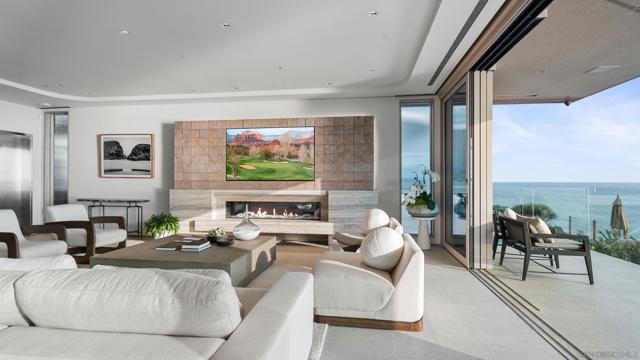 1230 Neptune Ave, Encinitas CA: https://media.crmls.org/mediaz/5e1c7061-75e4-489b-98fe-2b6f2cba8ed1.jpg