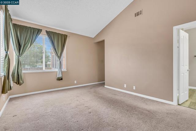 800 Gazebo Ct, Suisun City CA: https://media.crmls.org/mediaz/5e1c8fac-c8e0-4ec2-9504-049e60cadd40.jpg