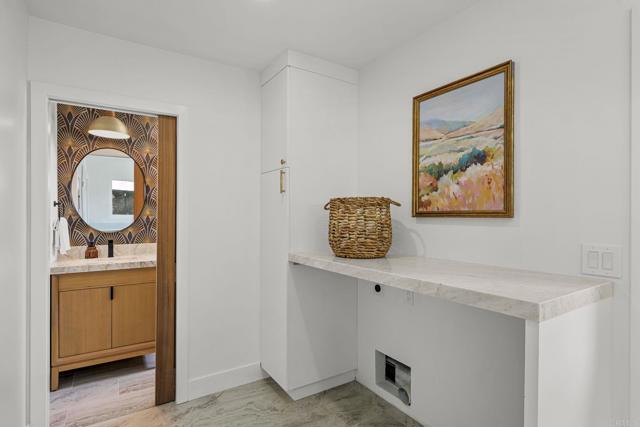 Detail Gallery Image 15 of 42 For 2015 Summit Dr, Escondido,  CA 92025 - 4 Beds | 3/1 Baths