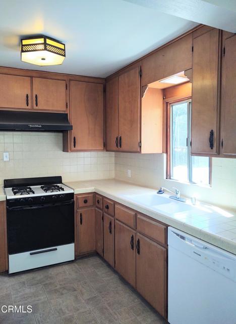 3545 The Paseo, Los Angeles CA: https://media.crmls.org/mediaz/5e1ef5b2-f8ec-4b4e-aee7-8ebd9df96ba9.jpg