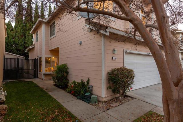 239 Kerry, Fremont CA: https://media.crmls.org/mediaz/5e1f2f4a-768d-4bc0-b458-60e3e6af2e13.jpg