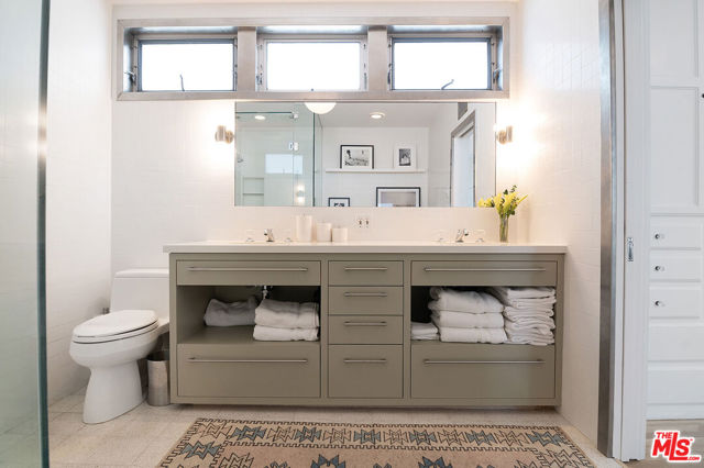 9353 Duxbury Road, Los Angeles CA: https://media.crmls.org/mediaz/5e1f4cf1-2684-4220-b3ac-e29f91aefe5c.jpg