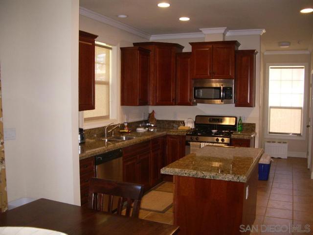 3012 Rosecrans St, San Diego CA: https://media.crmls.org/mediaz/5e1f8400-b1b2-4ed1-9a57-97ac764e063d.jpg