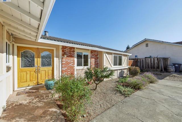 137 Cassandra Pl, San Ramon CA: https://media.crmls.org/mediaz/5e203971-916f-4a09-a406-035c2dd7ed35.jpg