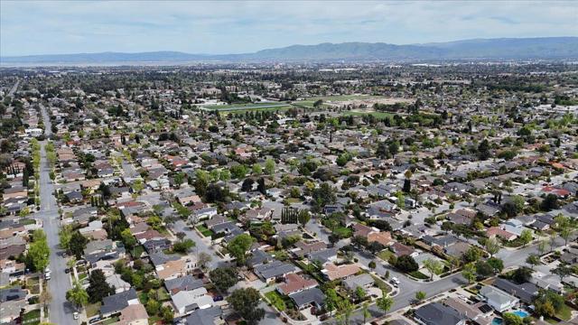 1694 Nighthawk Terrace, Sunnyvale CA: https://media.crmls.org/mediaz/5e20b36b-31b5-4b11-b491-7b5a342c6542.jpg
