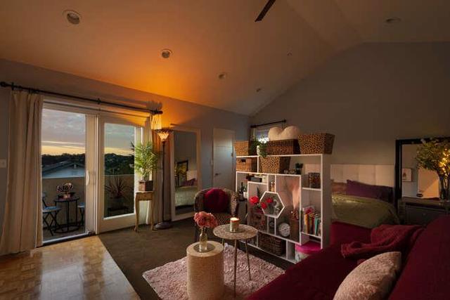 2044 Fairmont Drive, San Mateo CA: https://media.crmls.org/mediaz/5e20bdfa-de31-4c71-b035-de279530e3e8.jpg