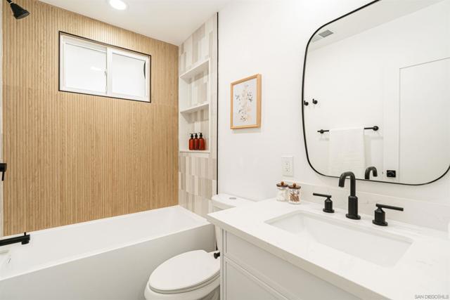 9376 Starcrest Dr, Santee CA: https://media.crmls.org/mediaz/5e214bec-414d-4cad-b40e-b4991c051d13.jpg