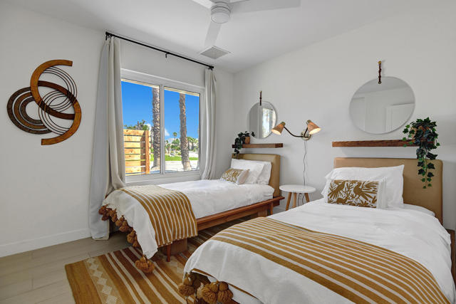 1373 E Madero Circle, Palm Springs CA: https://media.crmls.org/mediaz/5e217ccb-85d1-49f3-aa20-af3b05f46092.jpg