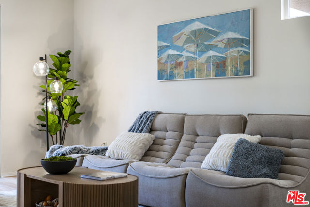 13075 Pacific, Playa Vista CA: https://media.crmls.org/mediaz/5e217f2c-fb31-4e7c-8d57-6025d1e759f1.jpg