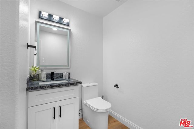 625 9th Street, Hermosa Beach, California 90254, 3 Bedrooms Bedrooms, ,2 BathroomsBathrooms,Residential,Sold,9th,25523845