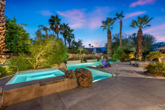 12 Boulder Lane, Rancho Mirage CA: https://media.crmls.org/mediaz/5e21cba9-a0ea-4b4f-bc53-f3ae7b3a9b4a.jpg