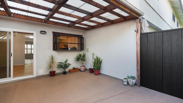 1265 Essex St, San Diego, California 92103, 2 Bedrooms Bedrooms, ,1 BathroomBathrooms,Condominium,For Sale,Essex St,250020648SD