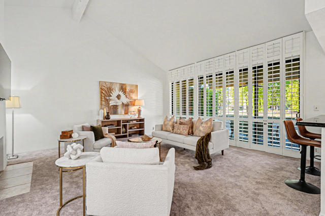 239 Santa Barbara Circle, Palm Desert, CA 92260