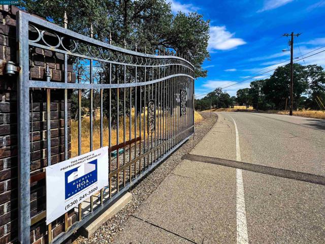 0 Lot 22 Rolling Oaks, Cottonwood CA: https://media.crmls.org/mediaz/5e2270d8-914b-4970-8544-a75ca08ba5b2.jpg
