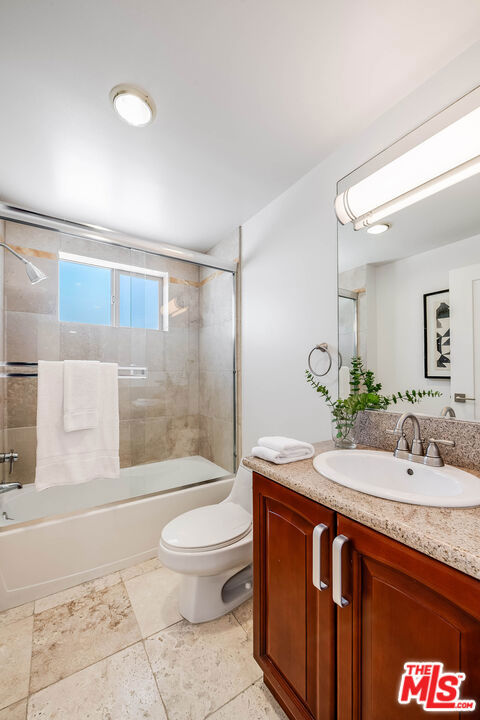 11218 Camarillo Street, 406 photo 20