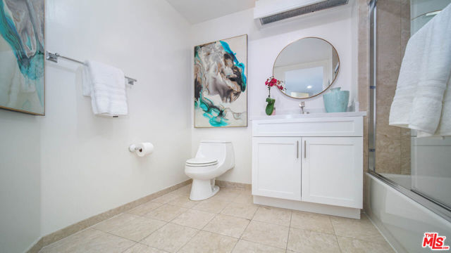 12222 WILSHIRE Boulevard, Los Angeles CA: https://media.crmls.org/mediaz/5e233627-19a8-40af-95f9-2f716e4bcdc3.jpg