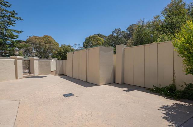 471 El Dorado Street, Monterey CA: https://media.crmls.org/mediaz/5e23d1cd-6b37-4d6b-add1-4215b03968bf.jpg