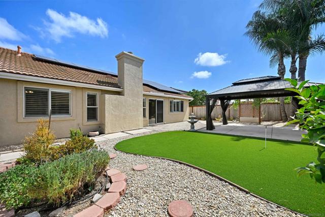 250 Del Mesa Ct, Oceanside CA: https://media.crmls.org/mediaz/5e23eaf5-f8d1-4a59-8c42-58ec27a98527.jpg