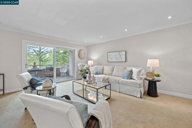 1129 AVENIDA SEVILLA, Walnut Creek CA: https://media.crmls.org/mediaz/5e23ffc6-d398-4bbf-a2a8-c7a448c43816.jpg