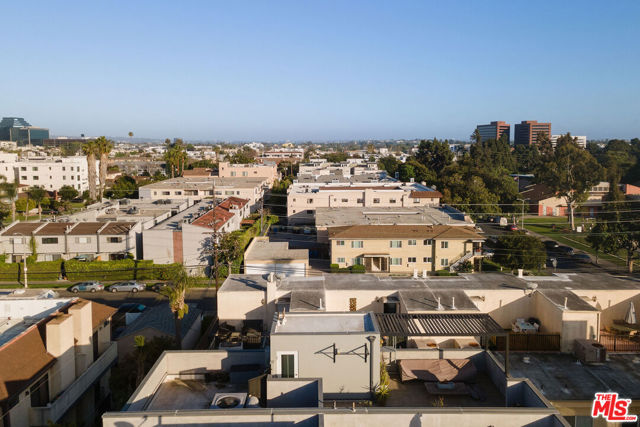 1752 Stoner Avenue, Los Angeles CA: https://media.crmls.org/mediaz/5e24a57c-714d-40c6-a2c0-d5714dbb3283.jpg