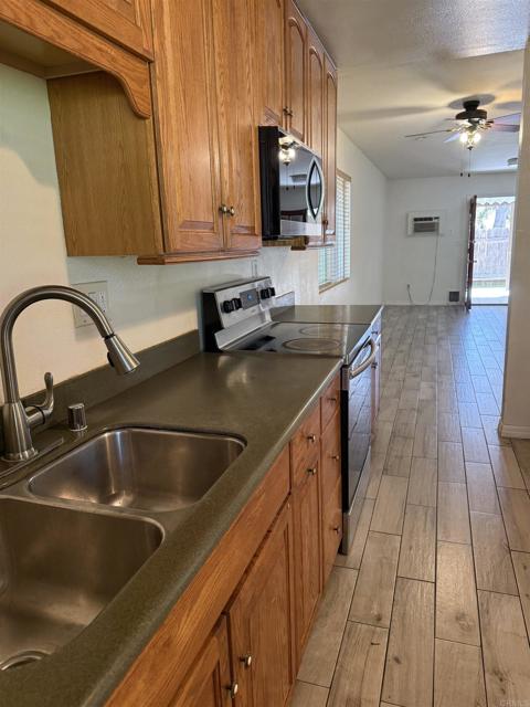 Detail Gallery Image 6 of 26 For 7069 Russan Ln, Lemon Grove,  CA 91945 - 3 Beds | 1/1 Baths