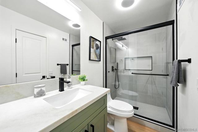1285 Waxwing Ln, Chula Vista CA: https://media.crmls.org/mediaz/5e256eb2-2505-4f58-b92e-a582d600d040.jpg