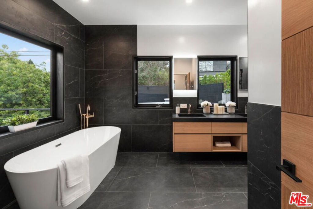 MLS #25618899 image #22