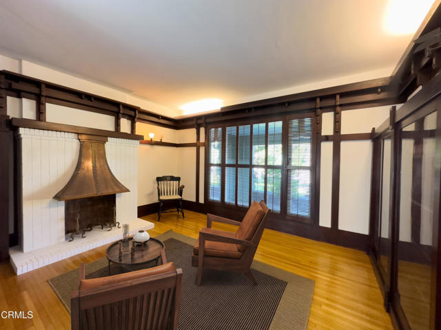 217 Oaklawn Avenue, South Pasadena CA: https://media.crmls.org/mediaz/5e259177-b36c-4050-9028-43cb6558258f.jpg