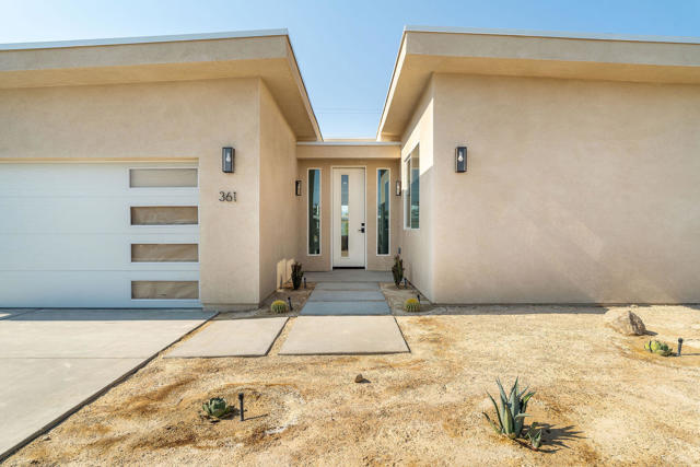 361 W Sunview Avenue, Palm Springs CA: https://media.crmls.org/mediaz/5e267817-e61e-464e-9cbb-d3c154d7b32a.jpg