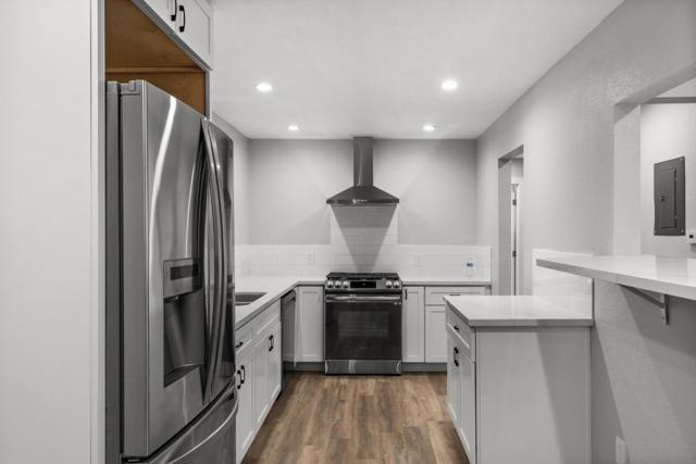 212 E Longview Avenue, Stockton CA: https://media.crmls.org/mediaz/5e268fcc-c136-4177-9596-5b72f09970f4.jpg