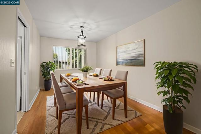715 Graymont Circle, Concord CA: https://media.crmls.org/mediaz/5e26bfc7-3171-4b71-8a70-50967b6c8593.jpg