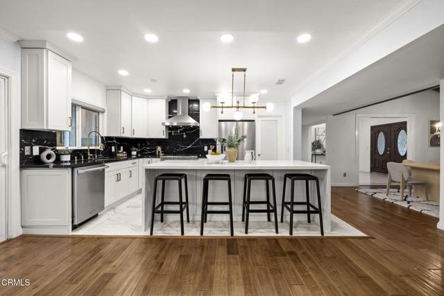 9545 Creemore Place, Tujunga CA: https://media.crmls.org/mediaz/5e26d00e-0ac6-409c-bff7-2dc52146d0cd.jpg