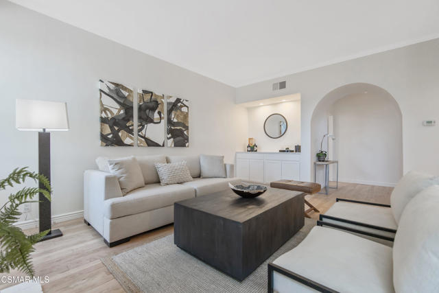 30979 Old Colony Way, Westlake Village CA: https://media.crmls.org/mediaz/5e2787ab-c300-4553-9404-c8efae4ba7f7.jpg