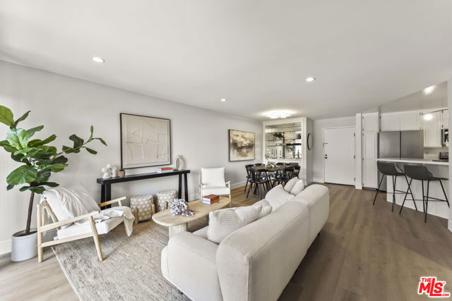4589 Via Marisol, Los Angeles CA: https://media.crmls.org/mediaz/5e27f70b-5785-429e-a79f-4d635e3dc53a.jpg