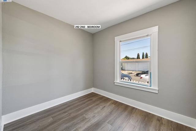 290 2Nd Ave, San Leandro CA: https://media.crmls.org/mediaz/5e2816b9-d93f-4f37-9bcb-99390b6fe806.jpg